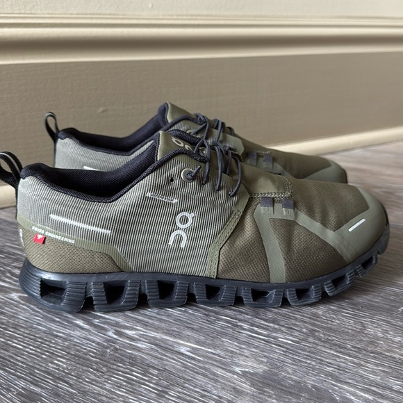 CLOUD 6 WP SIZE MENS 7.5 WATERPROOF - Picture 1 of 7
